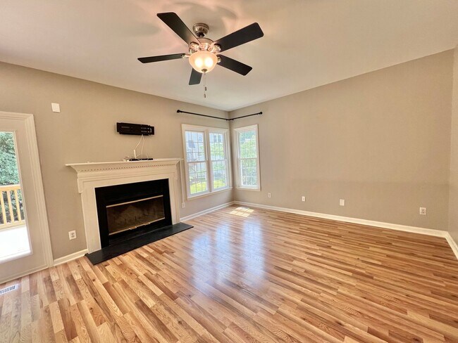Building Photo - Gorgeous 4BD, 2.5BA Raleigh Home on a Cul-...