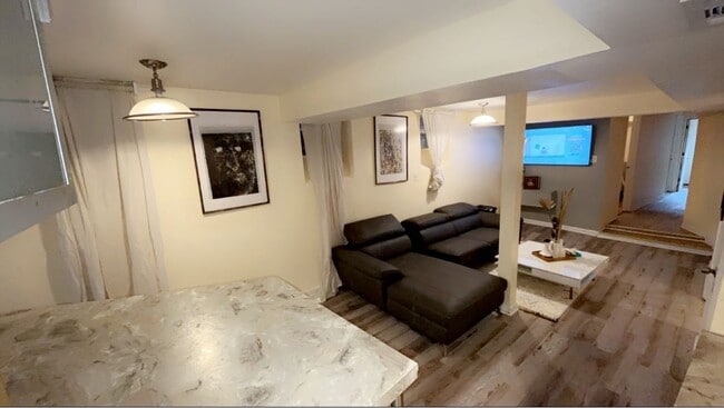 Building Photo - 1624 S Throop St