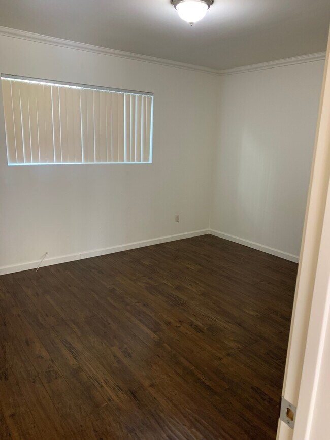 Foto del edificio - 10159 Pinewood Ave