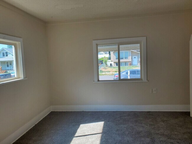 Foto del edificio - 3 Bed 1 Bath Home!!!