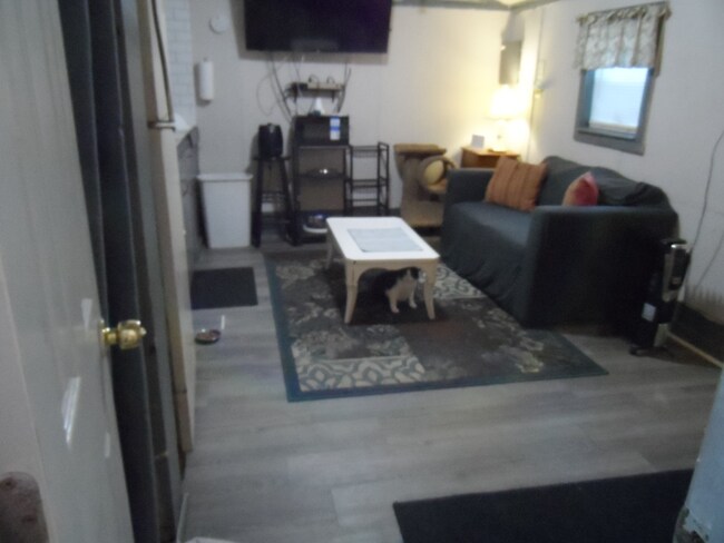 Foto del edificio - 8716 Hurst Ave