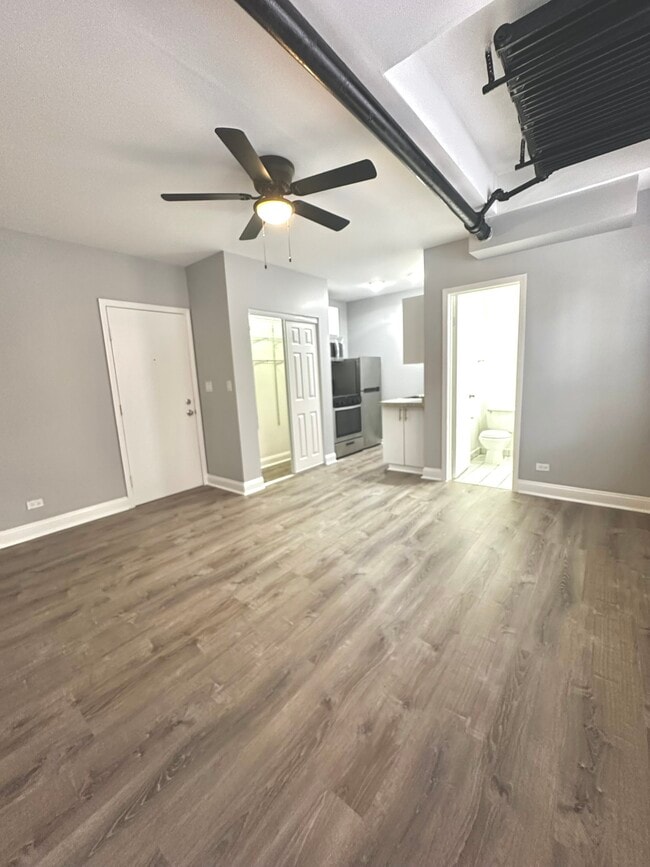 Sample 2 Studio Coming Available - October - 4241 Kenmore Apartments