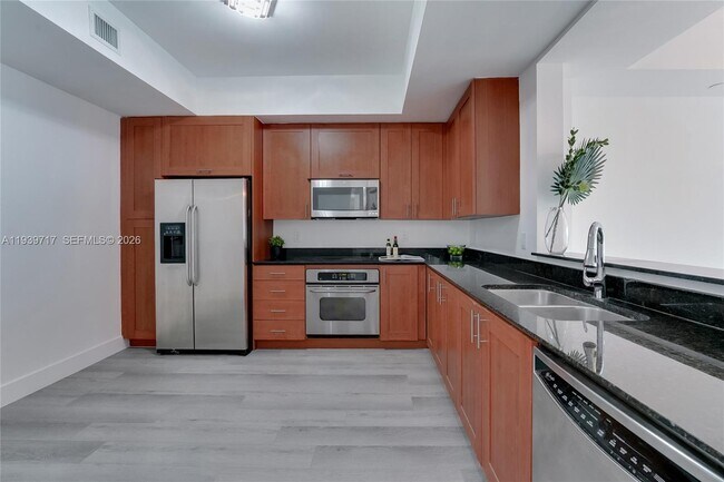 Foto del edificio - 3340 NE 190th St