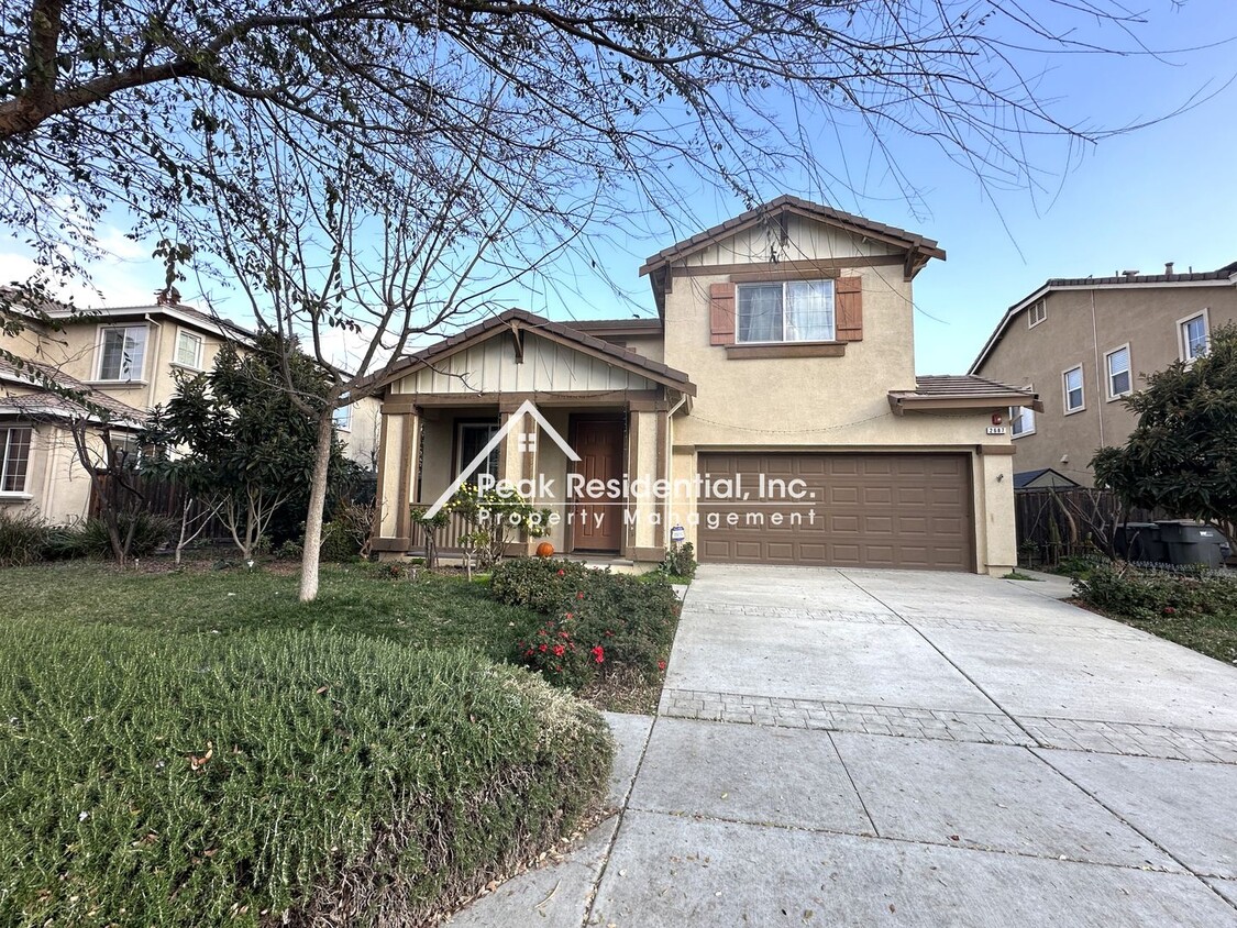 Spacious 4bd/2.5ba West Sacramento Home with 2 Car Garage! - Spacious 4bd/2.5ba West Sacramento Home with 2 Car Garage!