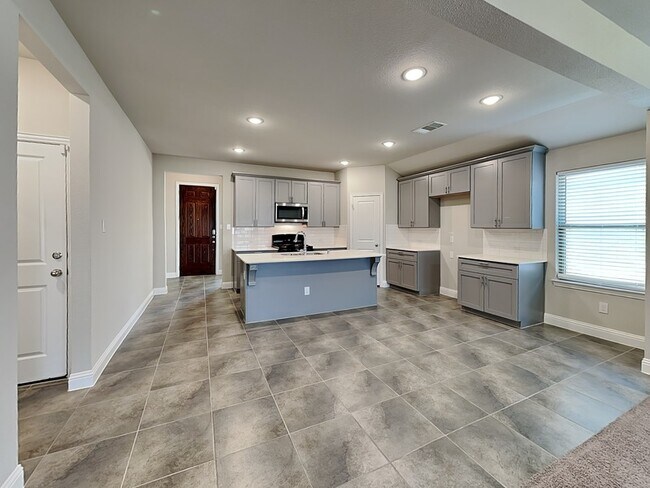 Foto del edificio - 2125 Johnson City Ave