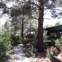 Building Photo - 1365 E McVicar Ave