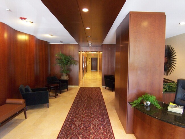 Foto del edificio - 520 S Washington St