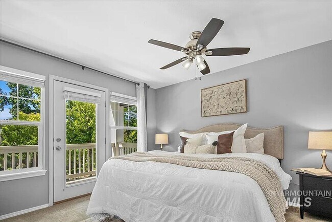 Foto del edificio - Charming 3 bedroom 2.5 bathroom in Desirable Area!