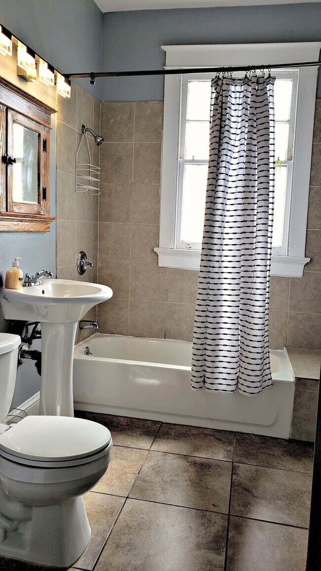 Foto del edificio - 1608 Saint Roch Ave