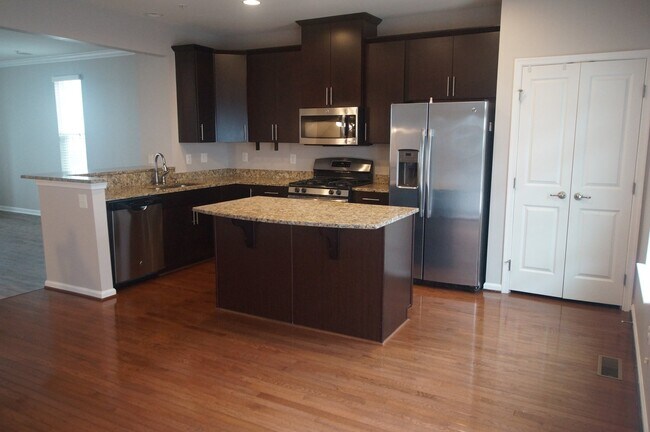 Building Photo - 7212 Yesterday Ln