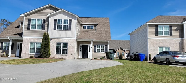 Building Photo - 2408 Chavis Dr