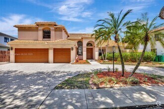 Building Photo - 10425 Bermuda Dr