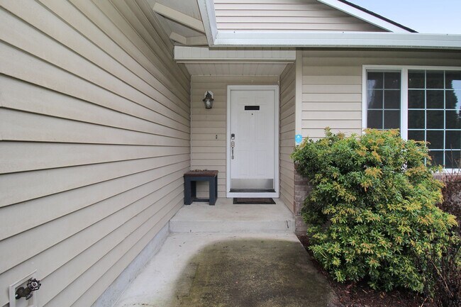 Foto del edificio - Spacious Southeast Hillsboro 3 Bedroom/2 B...