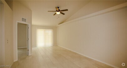 Building Photo - 1307 SE 8th Pl