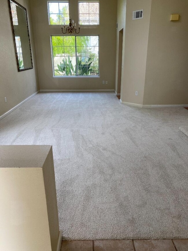 Building Photo - 323 Montserrat Dr