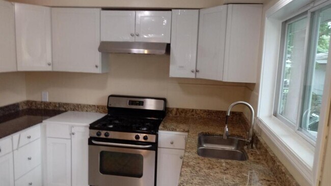 Photo - 1145 Buick Ave House