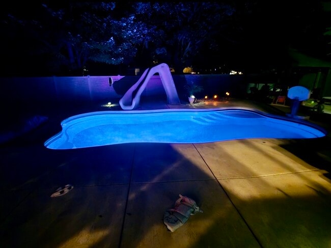 Building Photo - 25 Saxon Ct