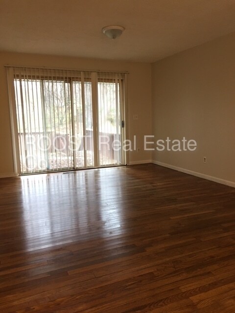 Building Photo - 5908 Verdi Dr