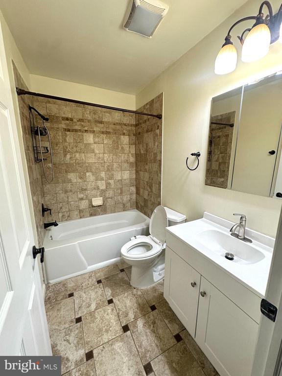 Building Photo - 128 Kirkbride Rd