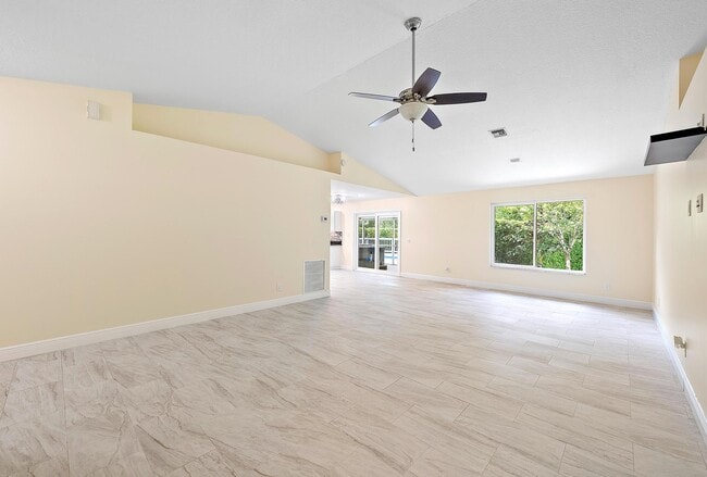 Foto del edificio - 18523 42nd Rd N