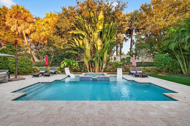 Building Photo - 17662 Cadena Dr