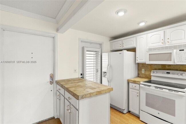 Foto del edificio - 455 Paradise Isle Blvd