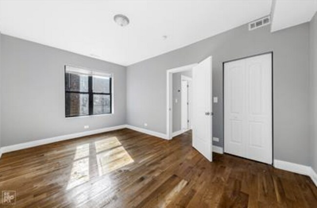 Building Photo - 7113 South Bennett Avenue - 7113-2B