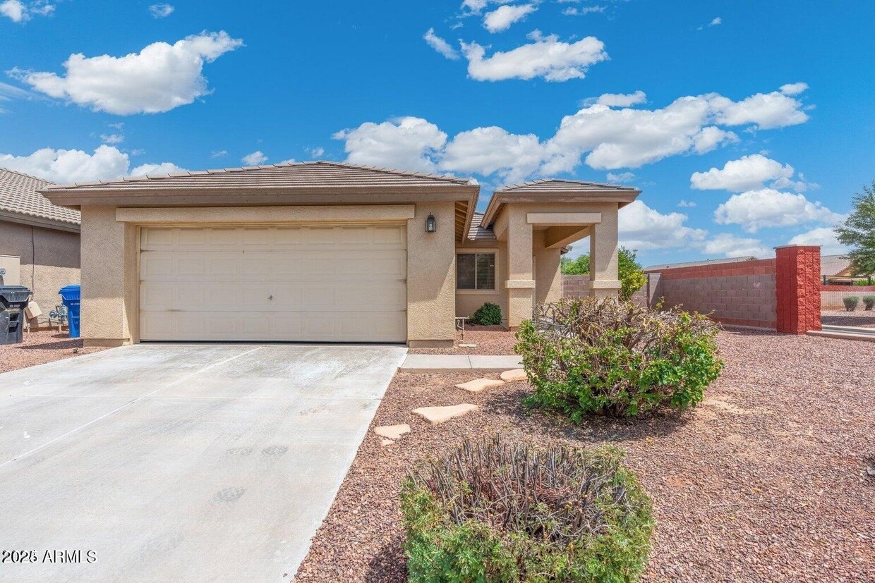 Foto principal - 10833 W Elm Ln