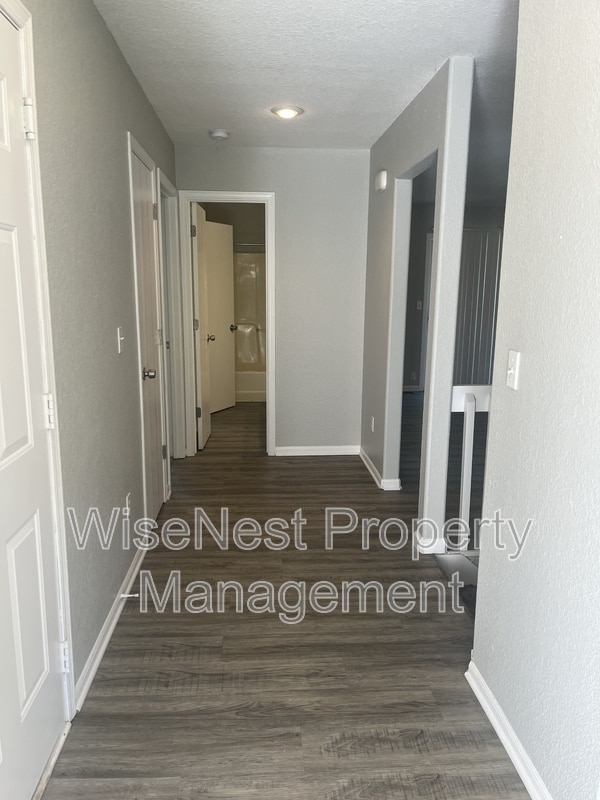 Foto del edificio - 8203 Woodson Dr