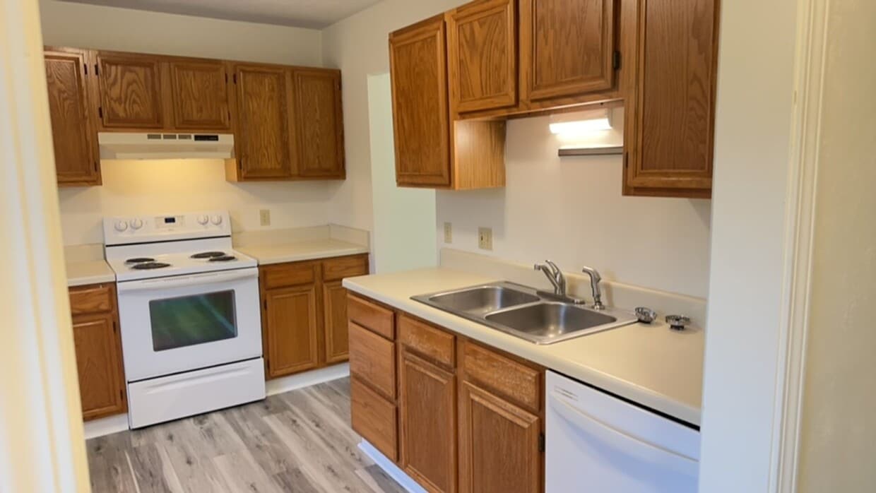 Building Photo - Blacksburg, 3 BR / 2.5 BA, Available September 11th