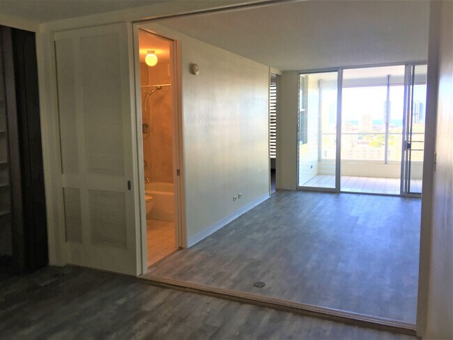 Foto del edificio - Piikoi Tower, 1 bdrm, 1 bath, 1 cov'd pkg