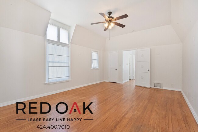 Building Photo - 360 1/4 N Detroit St-360