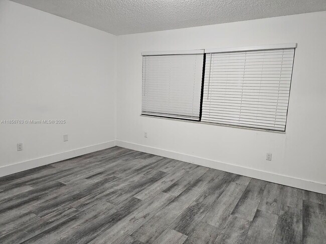 Foto del edificio - 6405 W 27th Ln