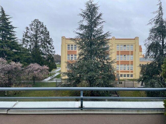 Photo du bâtiment - 2533 Penticton St