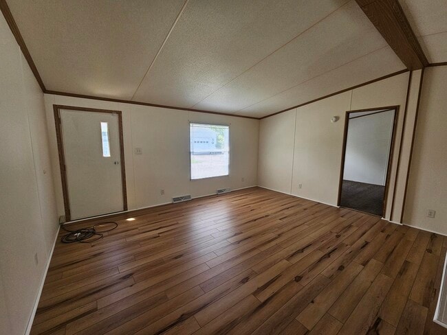 Building Photo - 27 Millstream Ct