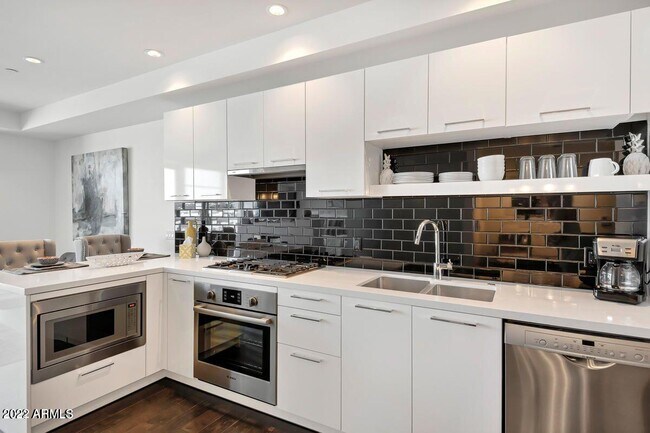 Building Photo - 4422 N 75th St