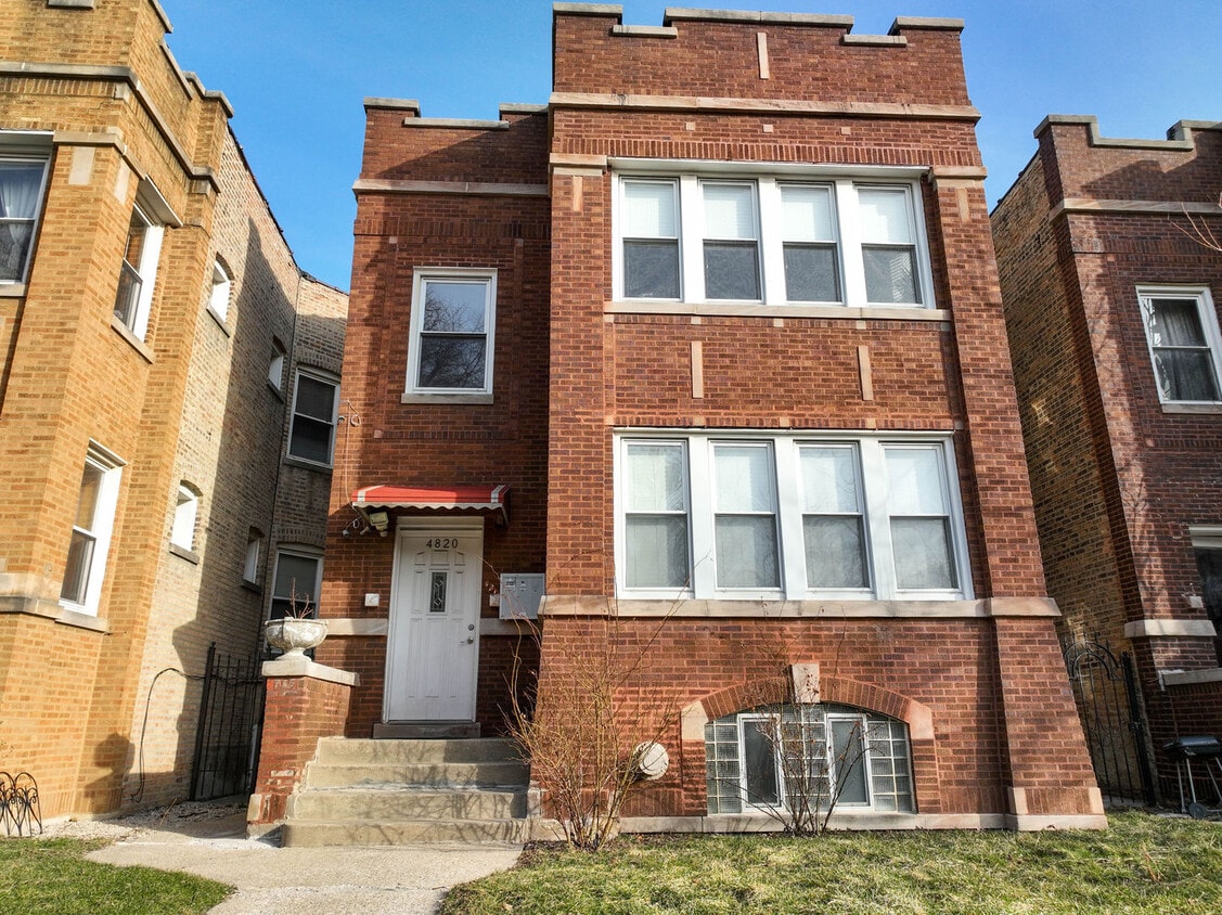 Primary Photo - 4820 W George St