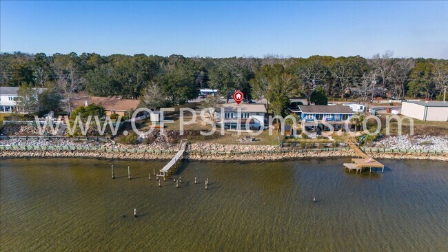Foto del edificio - Stunning 4-Bedroom, 3-Bath Waterfront Home in Choctaw Beach – 140ft of Bayfront Bliss!