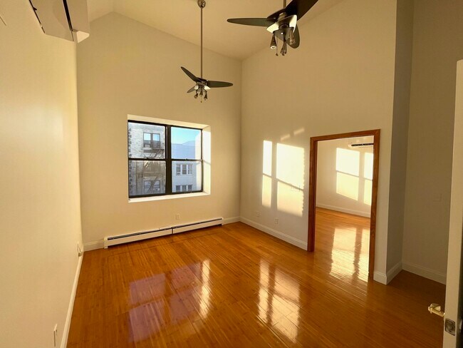 Foto del edificio - 410 Central Ave