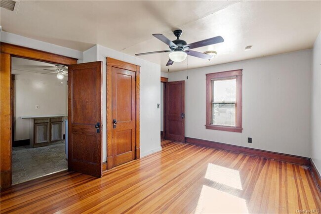 Building Photo - 7 Cottage St