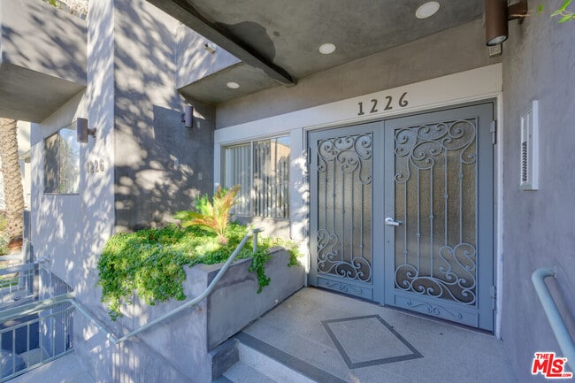 Building Photo - 1226 S Shenandoah St