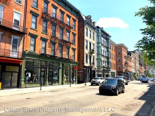 Building Photo - 1208 Main St