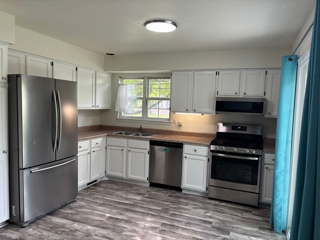 Foto del edificio - 17687 W Running Creek Ct