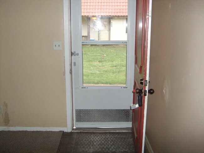 Building Photo - 2703 Del Prado Dr