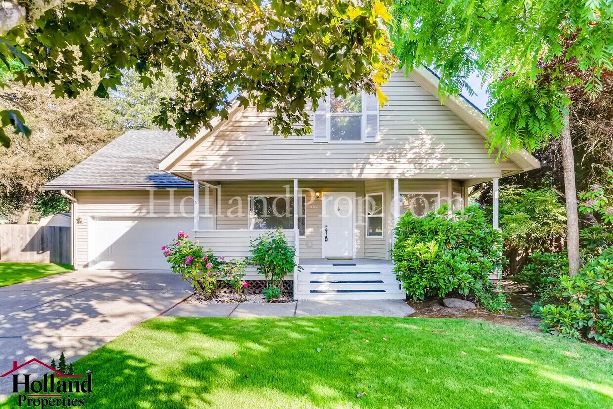 Primary Photo - Charming 4-Bedroom Home with Spacious Layo...