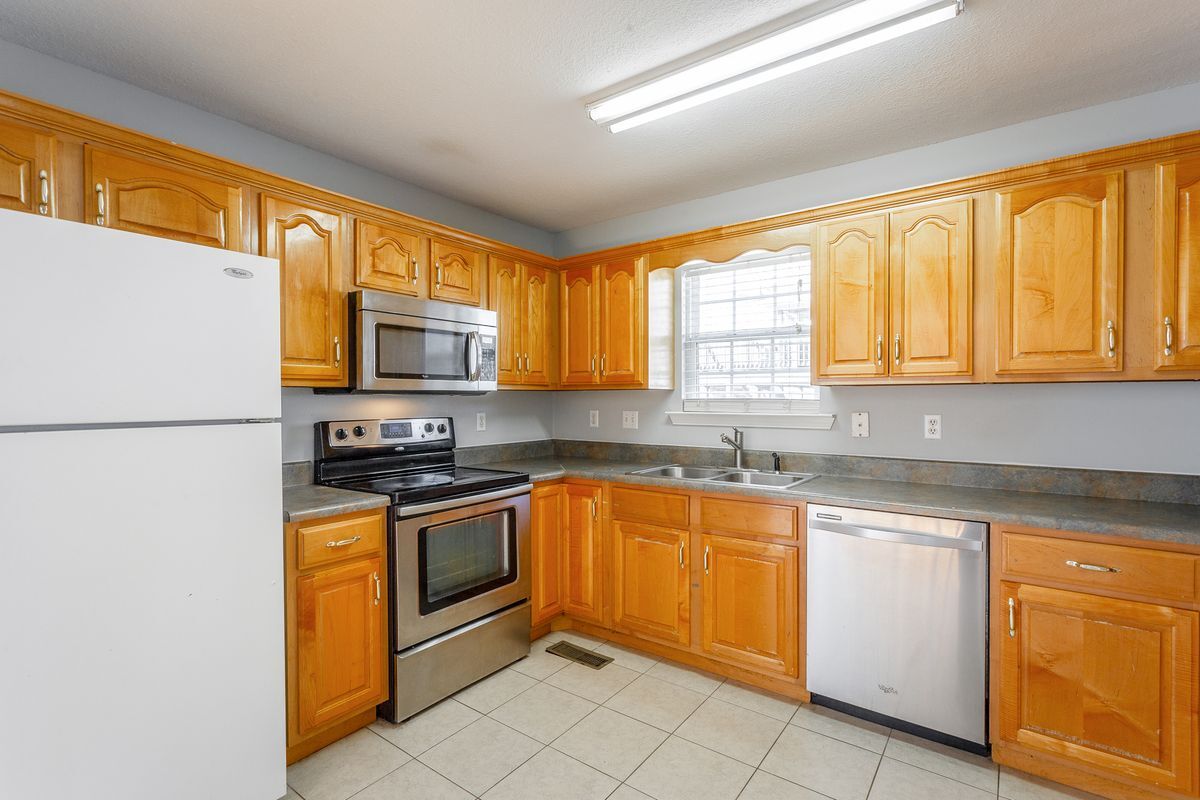 Foto del edificio - 946 Fuller Glen Cir