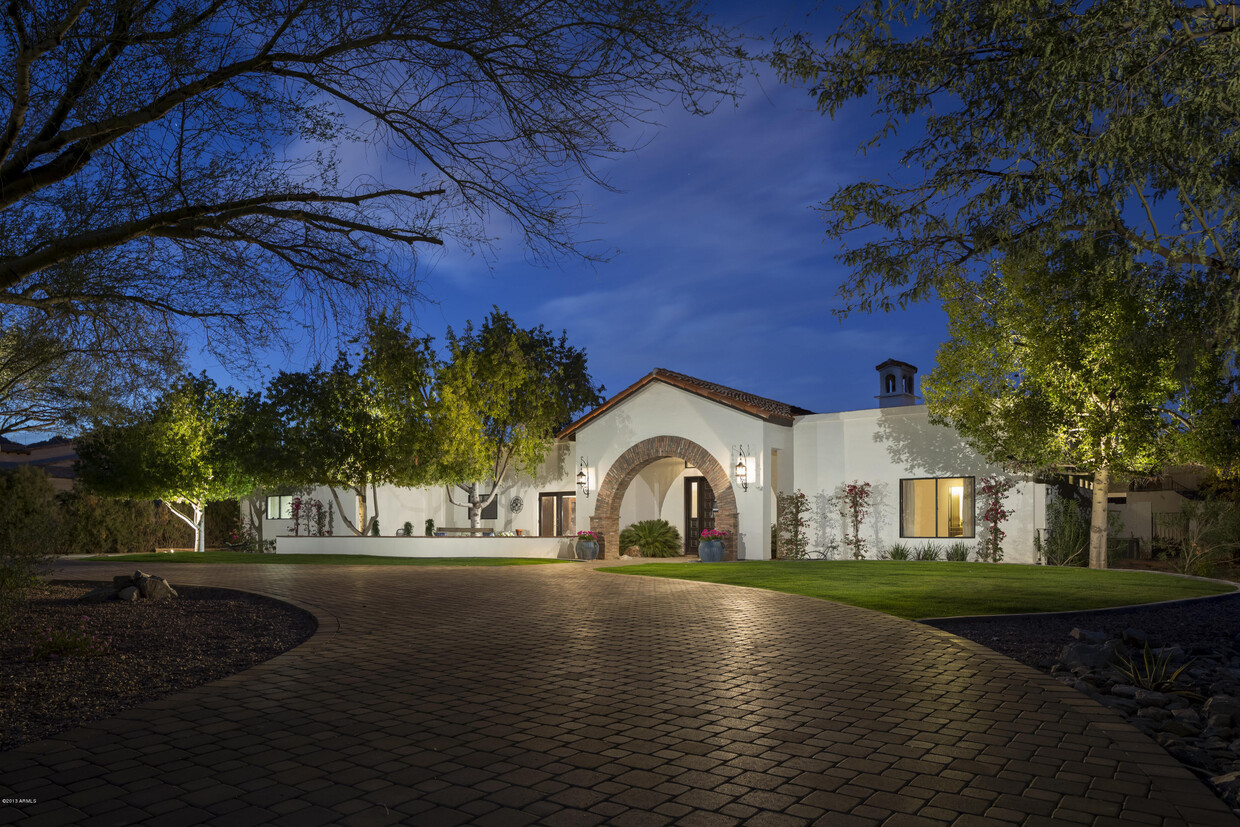 Foto principal - 6700 E Meadowlark Ln