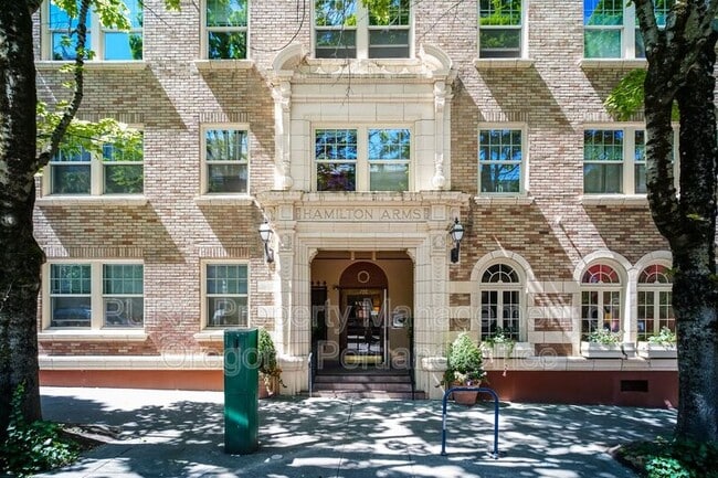 Photo - 709 SW 16th Avenue - Hamilton Arms Apartment