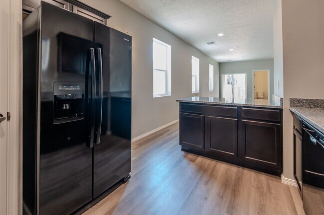 Building Photo - Brand New 4bd/2ba Available for Move In