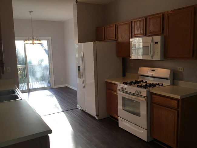 Building Photo - 13 Brian Ct